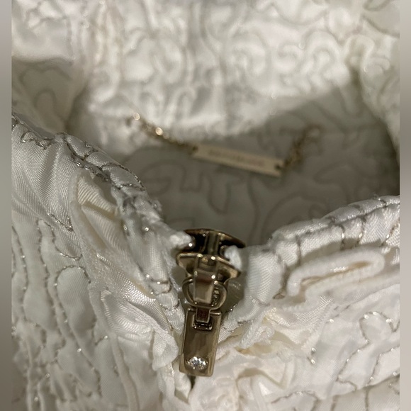 White House Black Market Cream and Gold Full Zip Up Vest. Size Large. - Picture 9 of 12